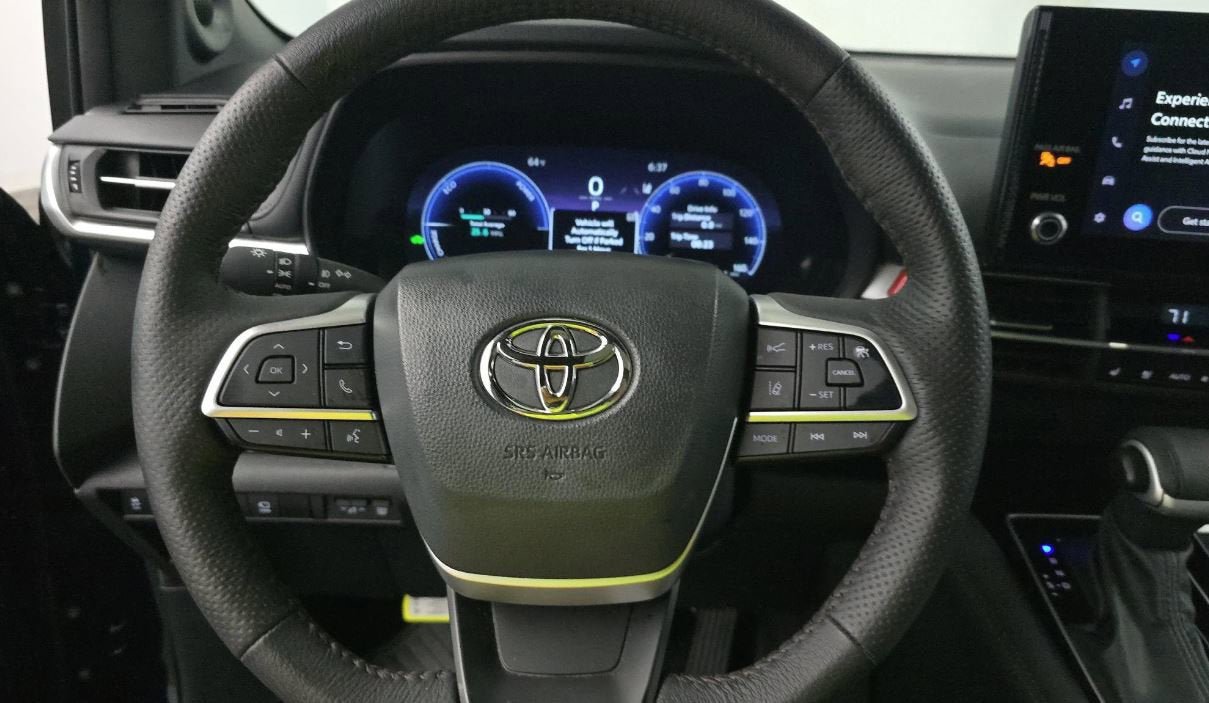 Used 2025 Toyota Sienna Platinum AWD/4WD image 8