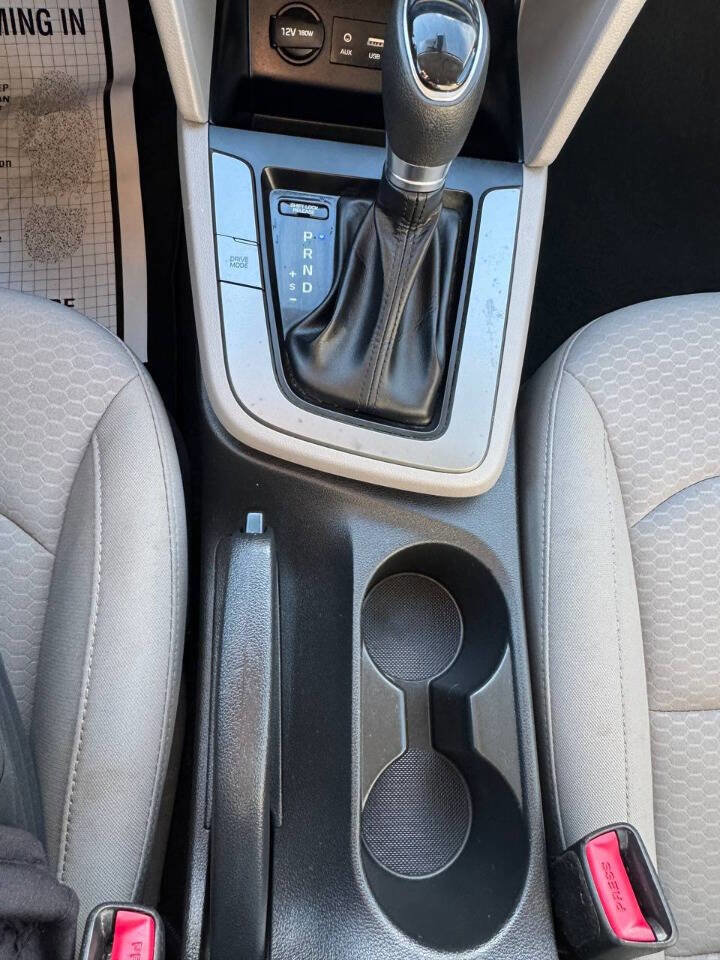 Used 2020 Hyundai Elantra SE image 10