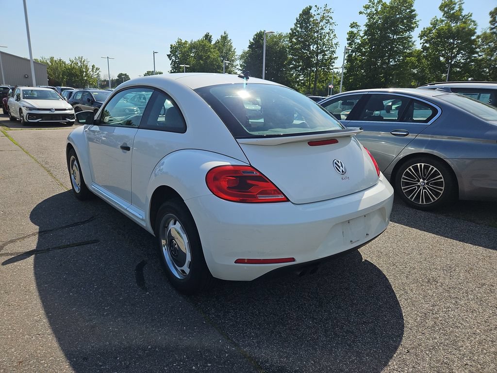 Used 2015 Volkswagen Beetle 1.8T Classic FWD image 2
