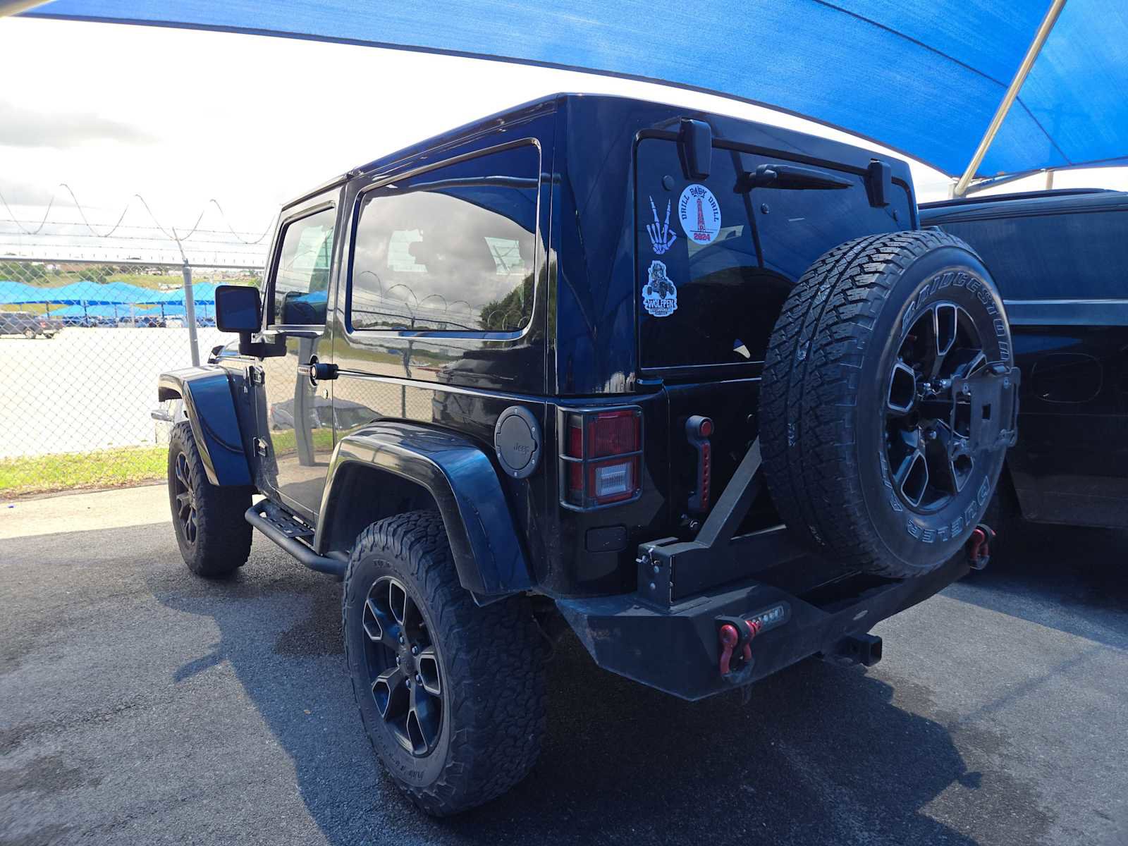 Used 2017 Jeep Wrangler Sahara AWD/4WD image 3