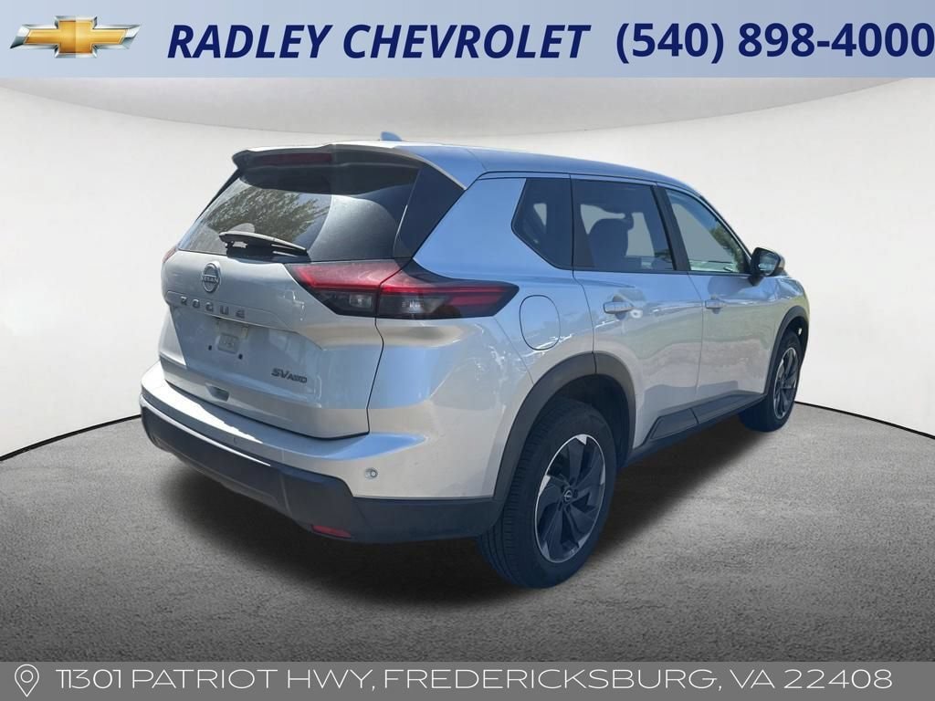 Used 2024 Nissan Rogue SV AWD/4WD image 12