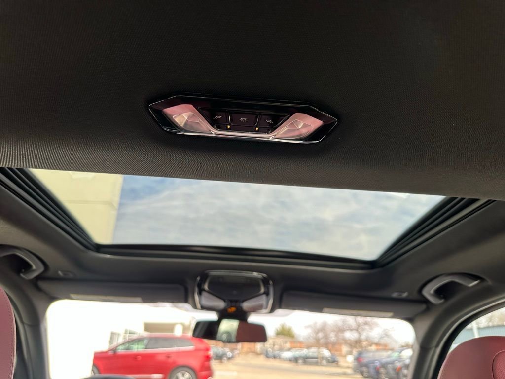 Certified 2025 BMW 330i xDrive Sedan w/ Premium Package image 25