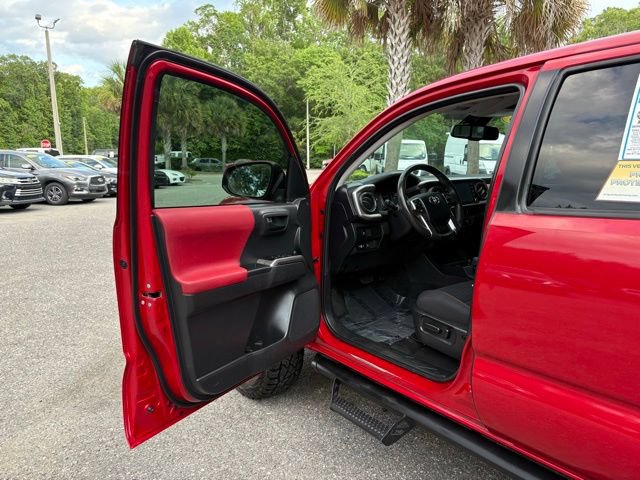 Used 2022 Toyota Tacoma SR5 RWD image 9