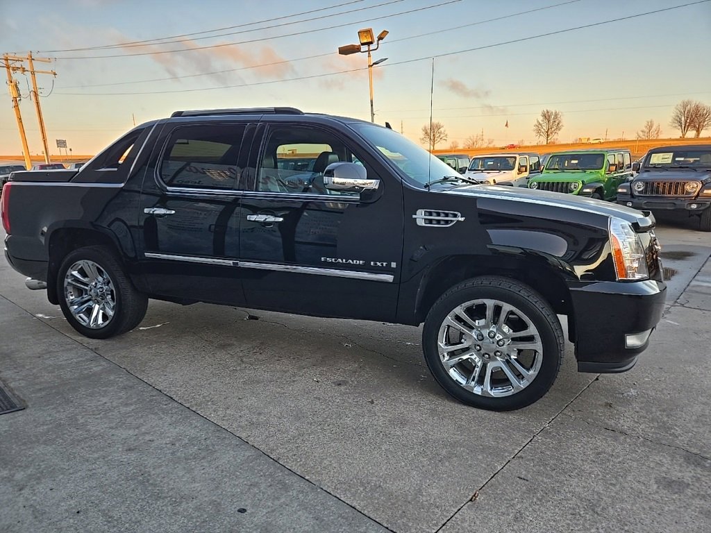 Used 2007 Cadillac Escalade EXT w/ Information Package image 12