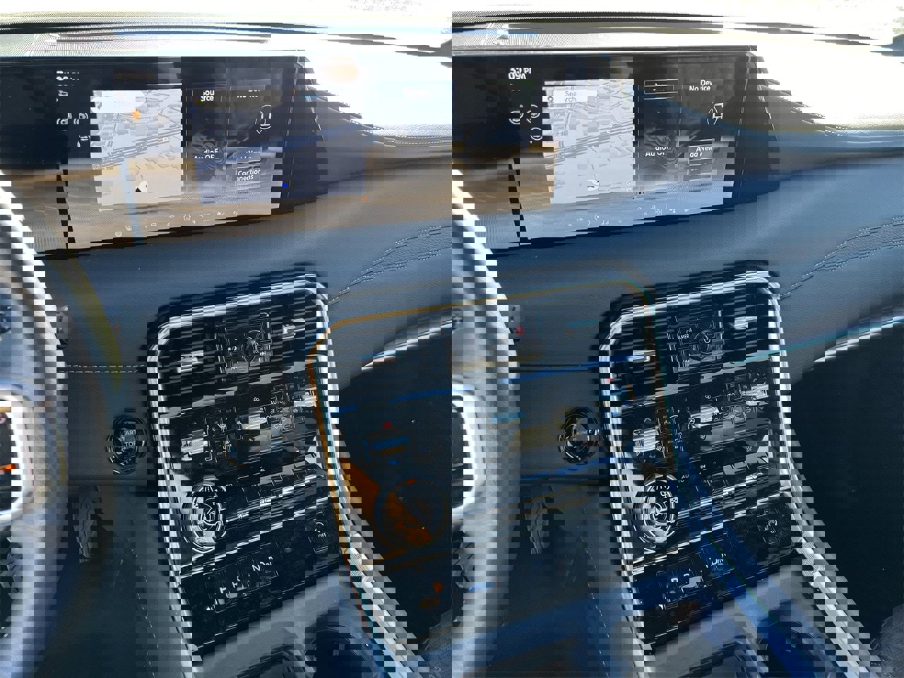 Certified 2025 Nissan Armada Platinum image 9