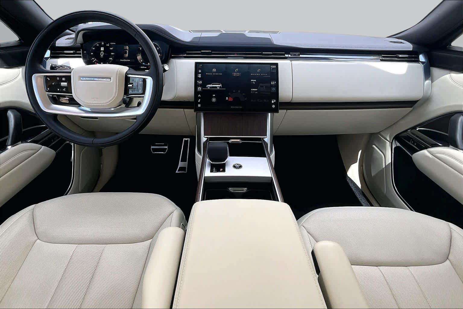 Used 2026 Land Rover Range Rover SE AWD/4WD image 16