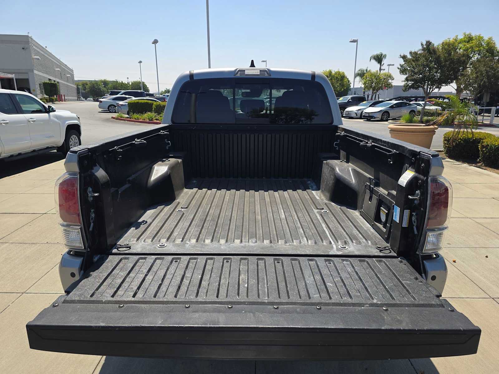 Used 2020 Toyota Tacoma TRD Sport w/ Technology Package RWD image 16