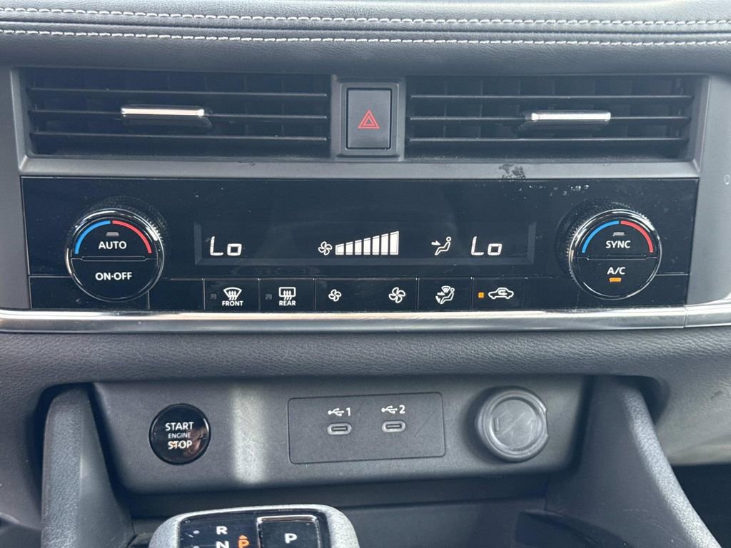 Used 2024 Nissan Rogue SV FWD image 26