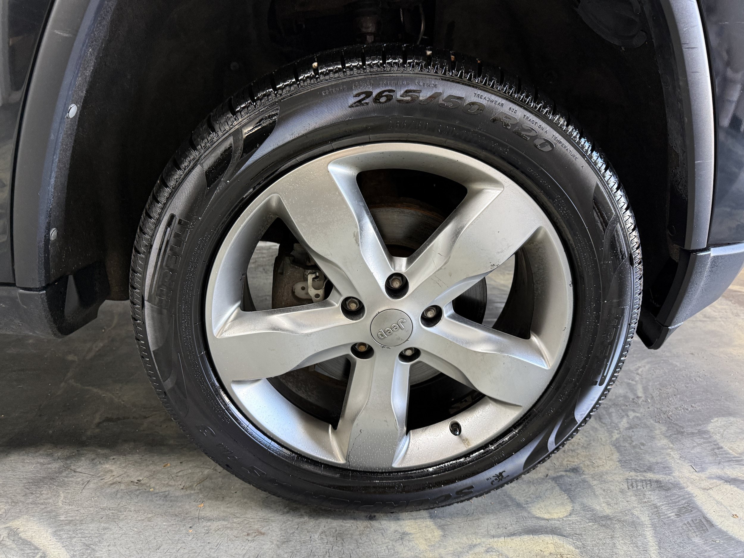 Used 2012 Jeep Grand Cherokee Overland AWD/4WD image 26