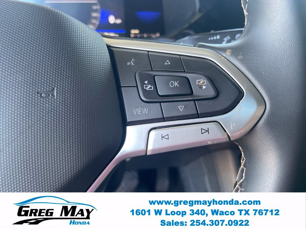 Used 2022 Volkswagen Taos SE w/ Panoramic Sunroof Package FWD image 19