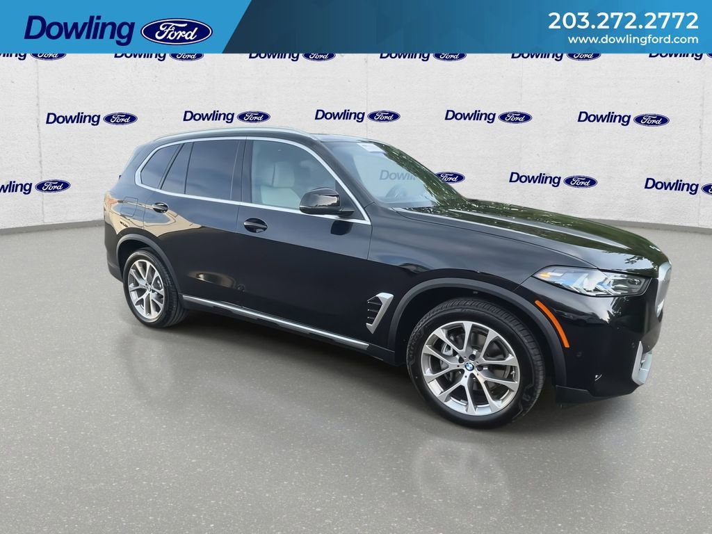 Used 2025 BMW X5 xDrive40i w/ Climate Comfort Package image 2