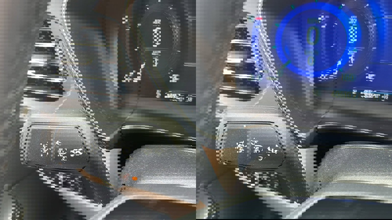 Used 2022 Ford Escape Titanium w/ Class II Trailer Tow Package image 17