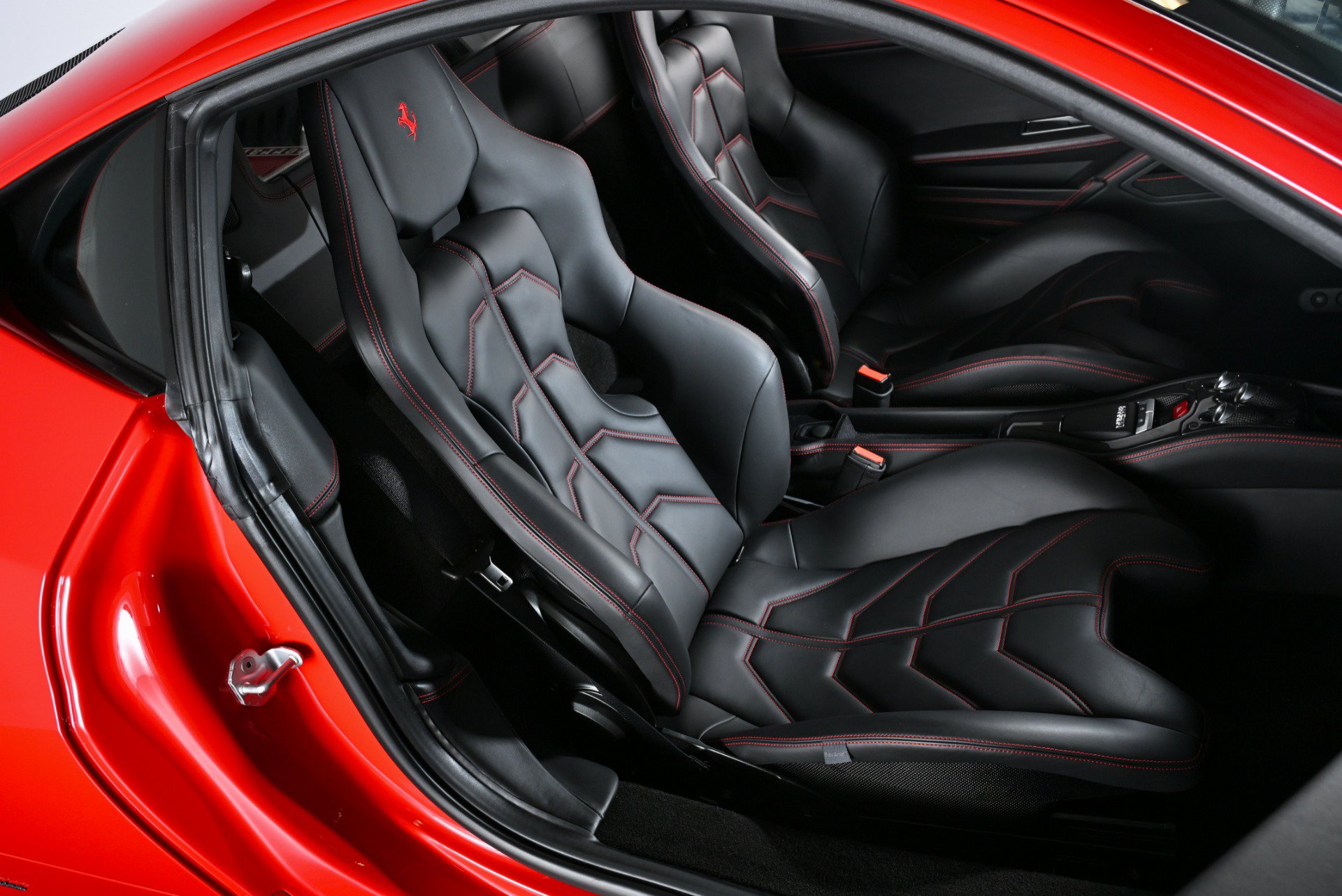 Used 2014 Ferrari 458 Italia Coupe RWD image 5