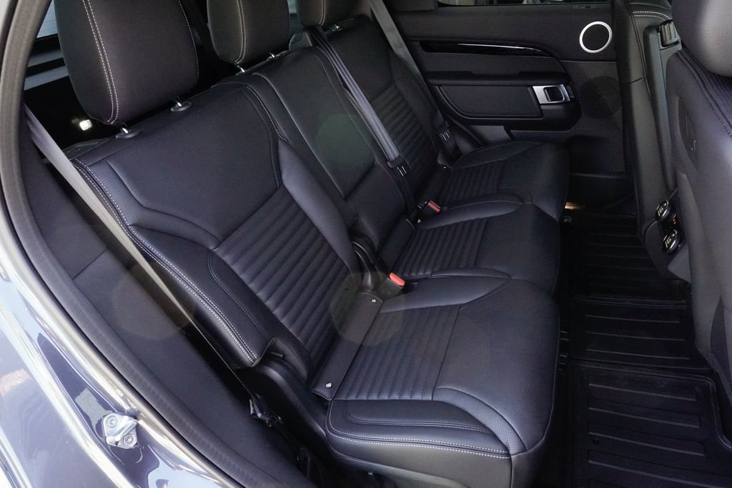 New 2026 Land Rover Discovery S AWD/4WD image 27