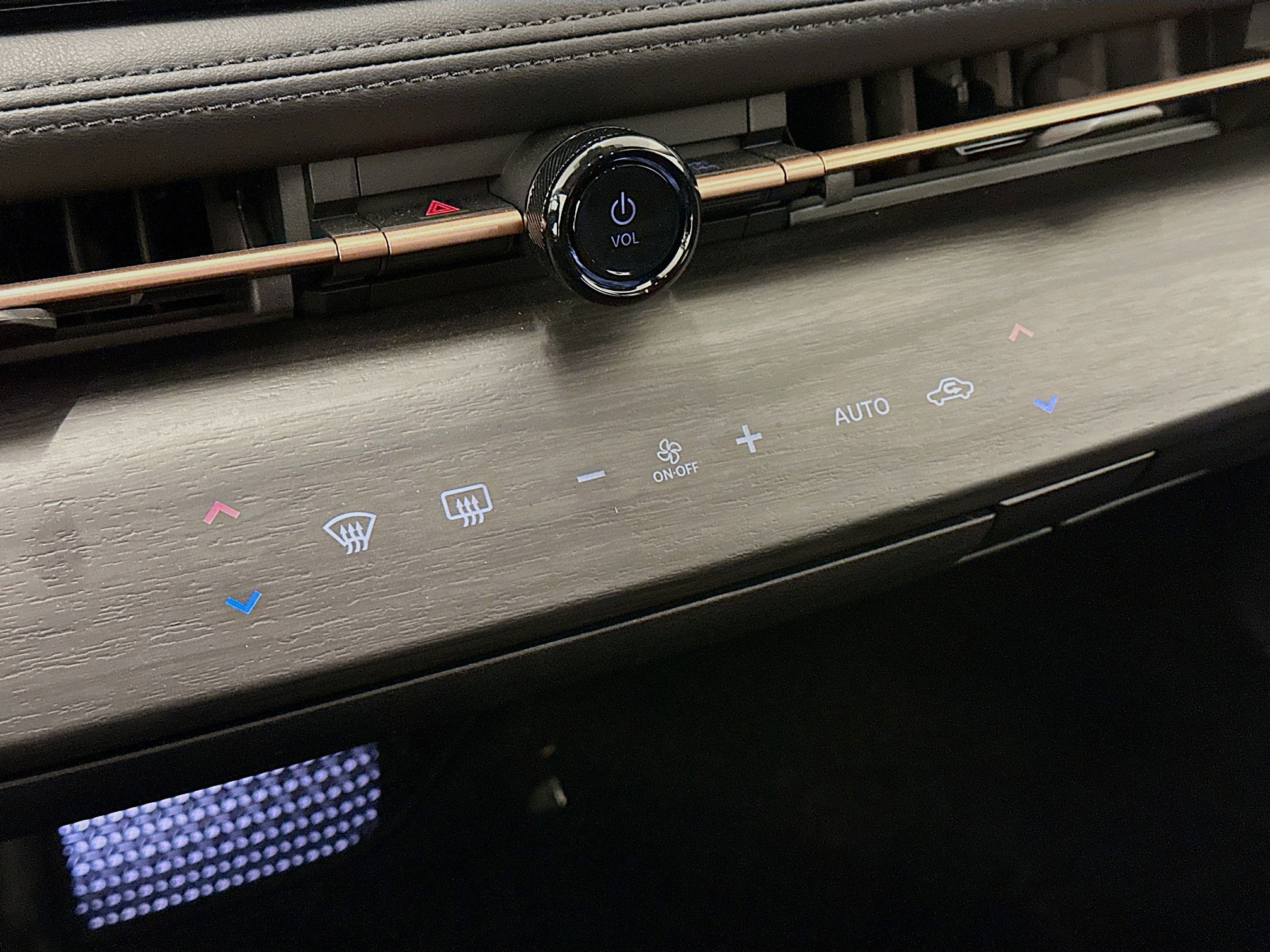 Used 2023 Nissan Ariya AWD image 24