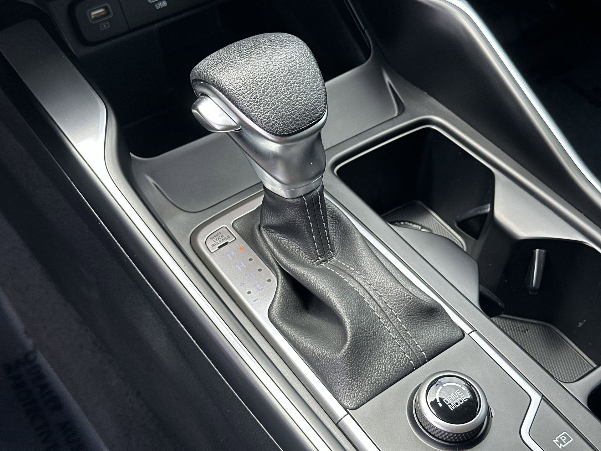 Used 2023 Kia Sorento LX image 20