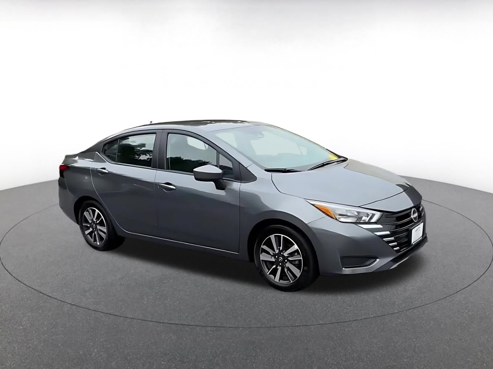 Used 2025 Nissan Versa SV FWD video 2