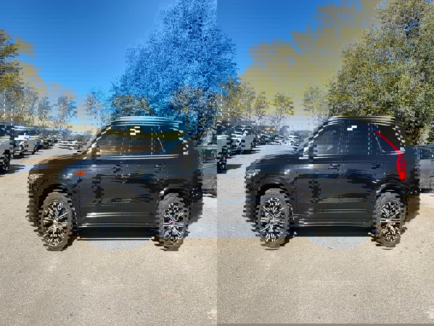 Certified 2023 Volvo XC90 B5 Core w/ Protection Package Premier image 5