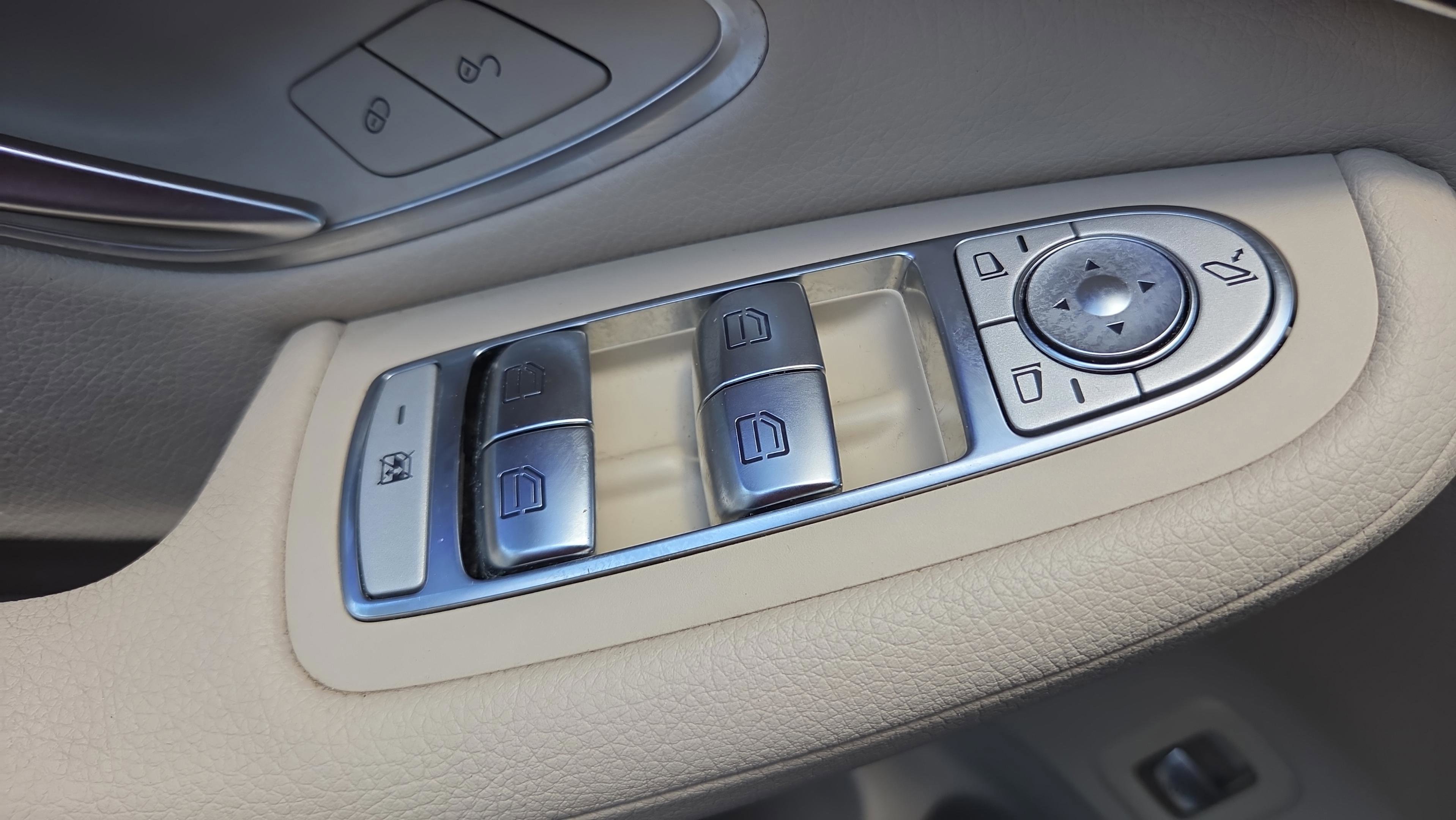 Used 2020 Mercedes-Benz GLC 300 4MATIC image 33