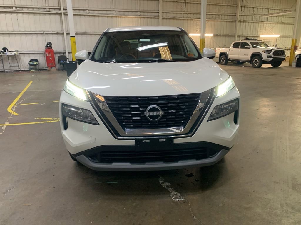 Used 2023 Nissan Rogue SV image 8