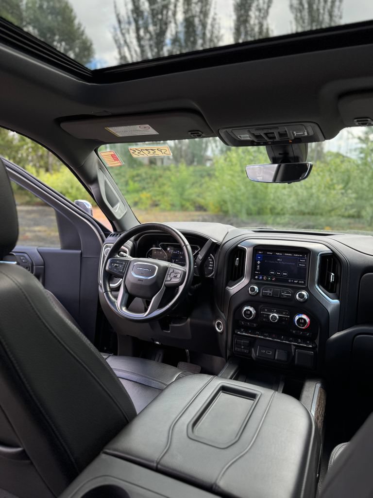 Used 2022 GMC Sierra 3500 Denali w/ Denali Black Diamond Edition AWD/4WD image 31