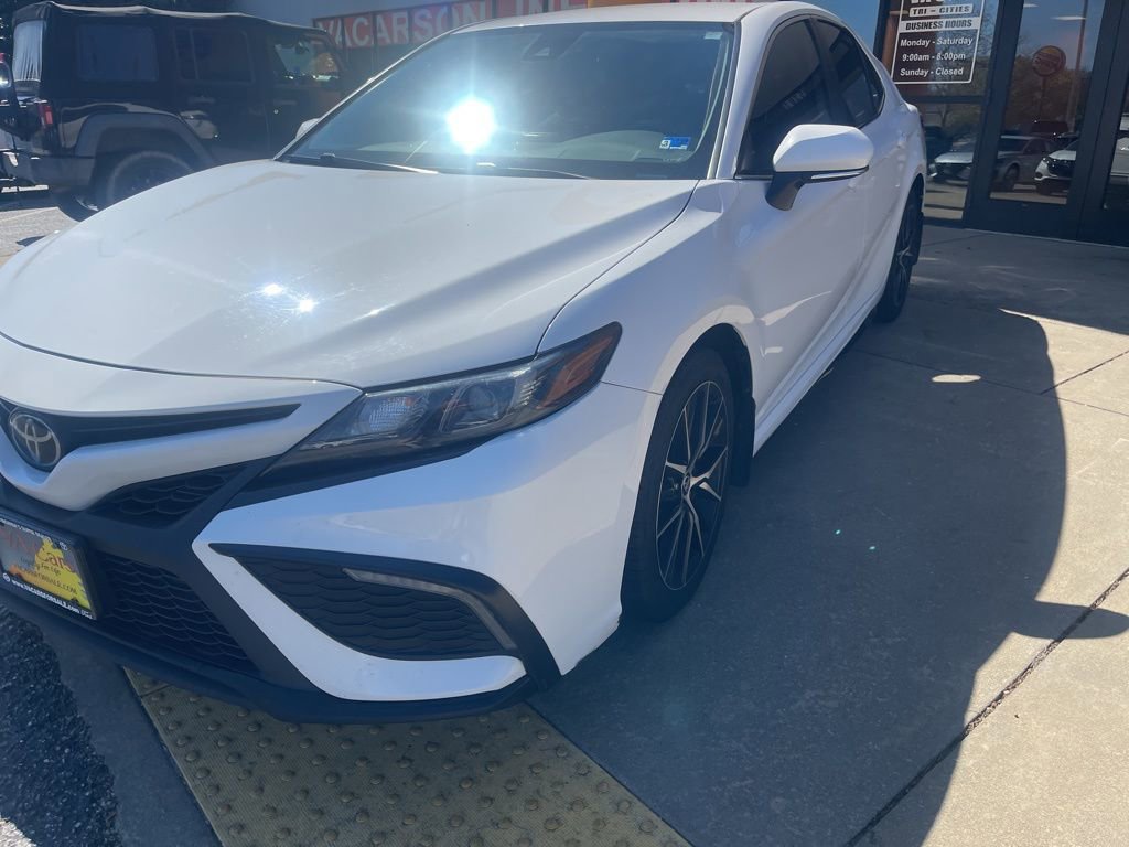 Used 2023 Toyota Camry SE FWD image 9