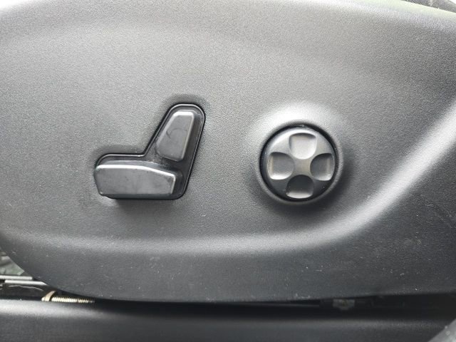 Used 2019 Jeep Cherokee Limited image 10