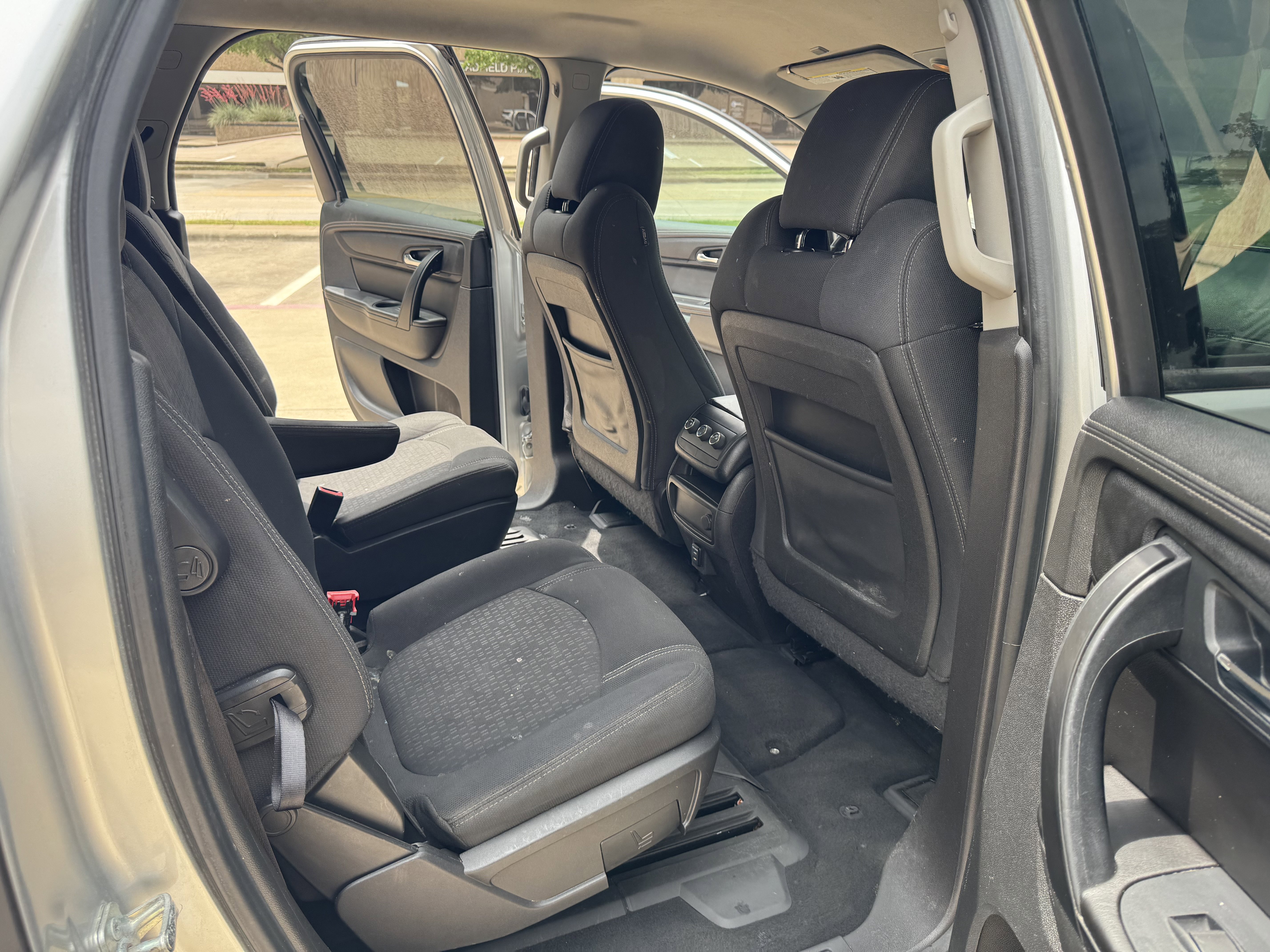 Used 2015 GMC Acadia SLE FWD image 22