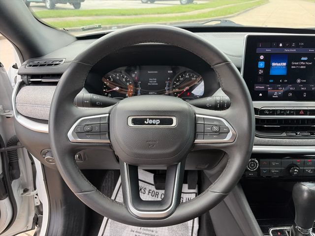 Used 2024 Jeep Compass Latitude AWD/4WD image 16