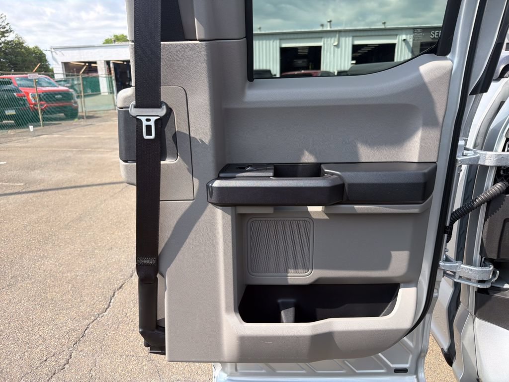 Used 2017 Ford F150 XL w/ Equipment Group 101A Mid AWD/4WD image 16