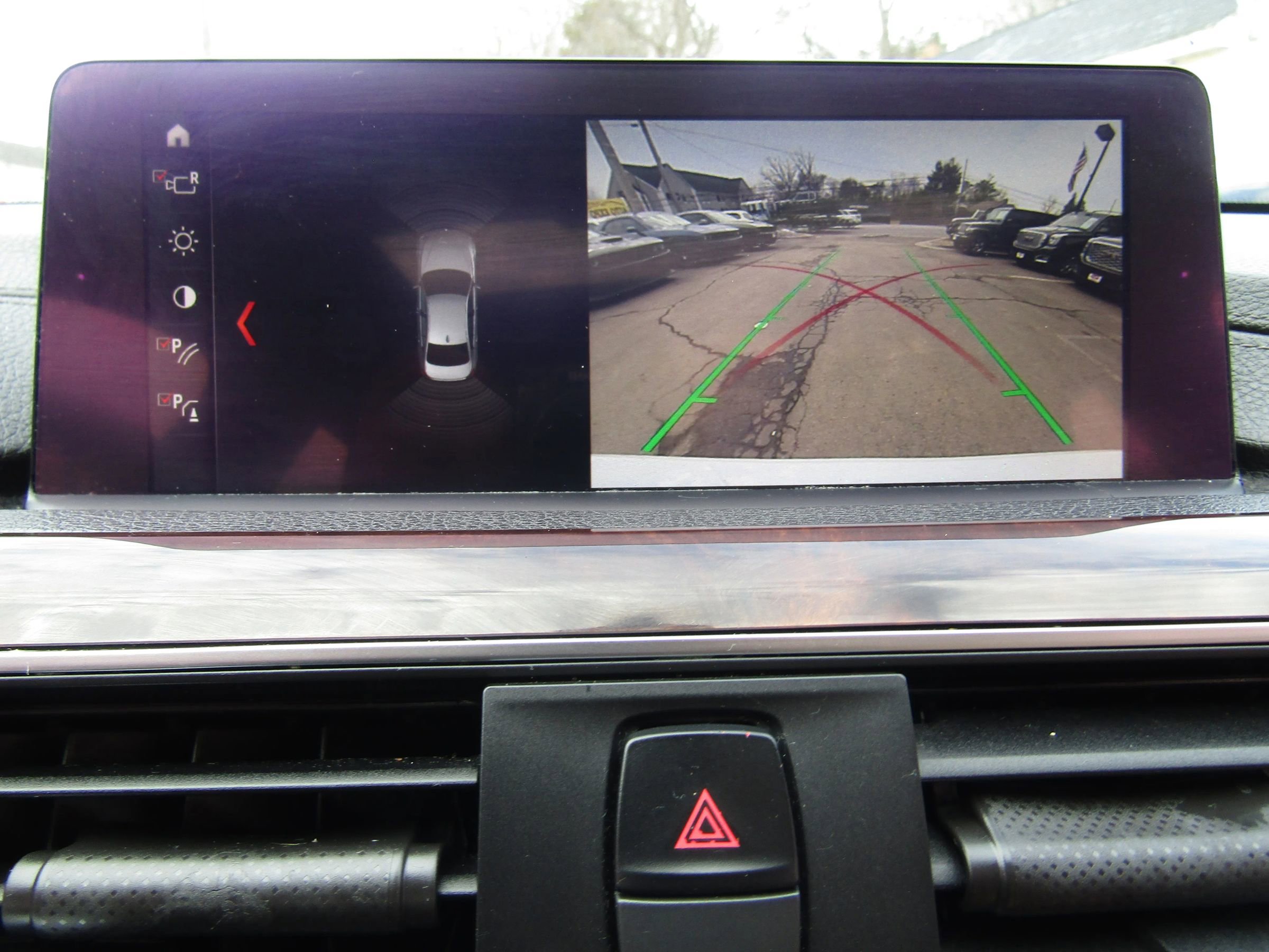 Used 2018 BMW 330i xDrive Sedan w/ Premium Package image 28