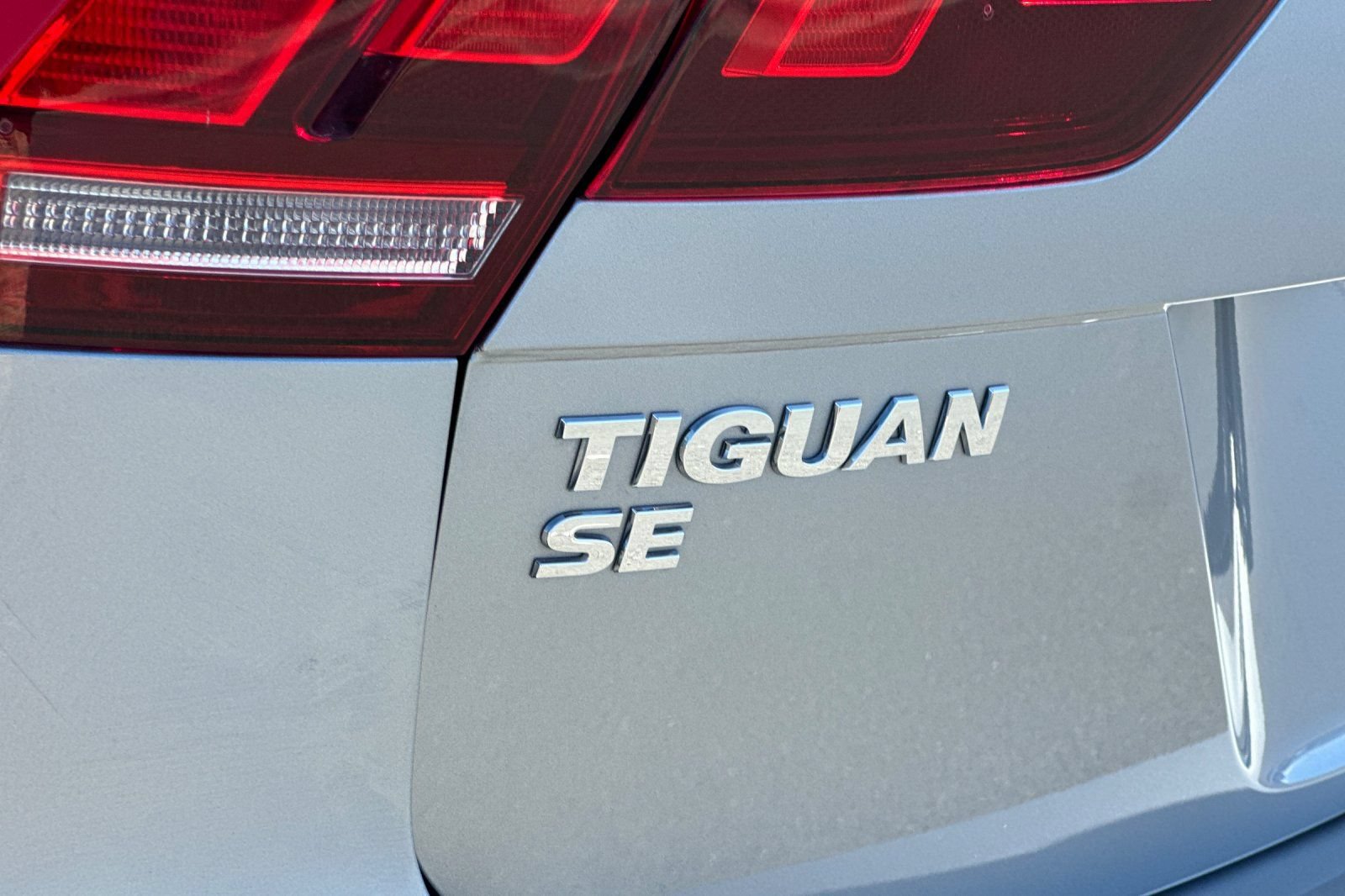 Used 2021 Volkswagen Tiguan SE R-Line AWD/4WD image 26
