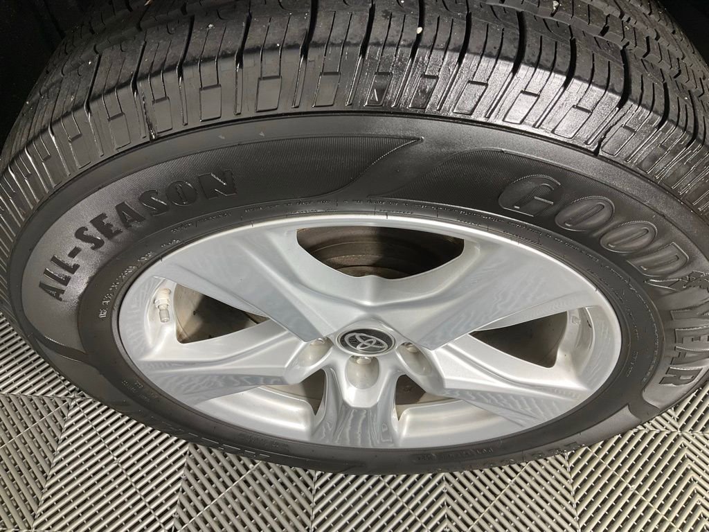 Used 2021 Toyota Highlander LE image 8