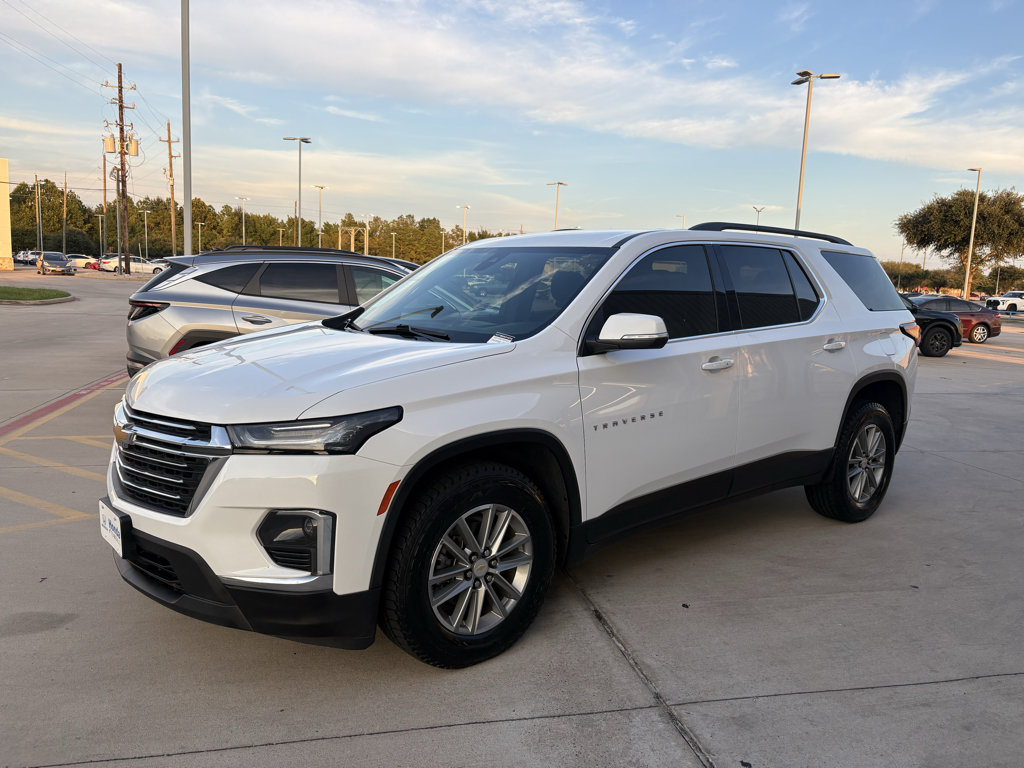 Used 2023 Chevrolet Traverse LT FWD image 4