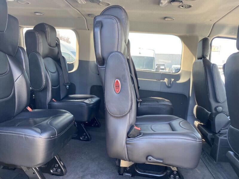 Used 2018 Ford Transit 350 XLT RWD image 10