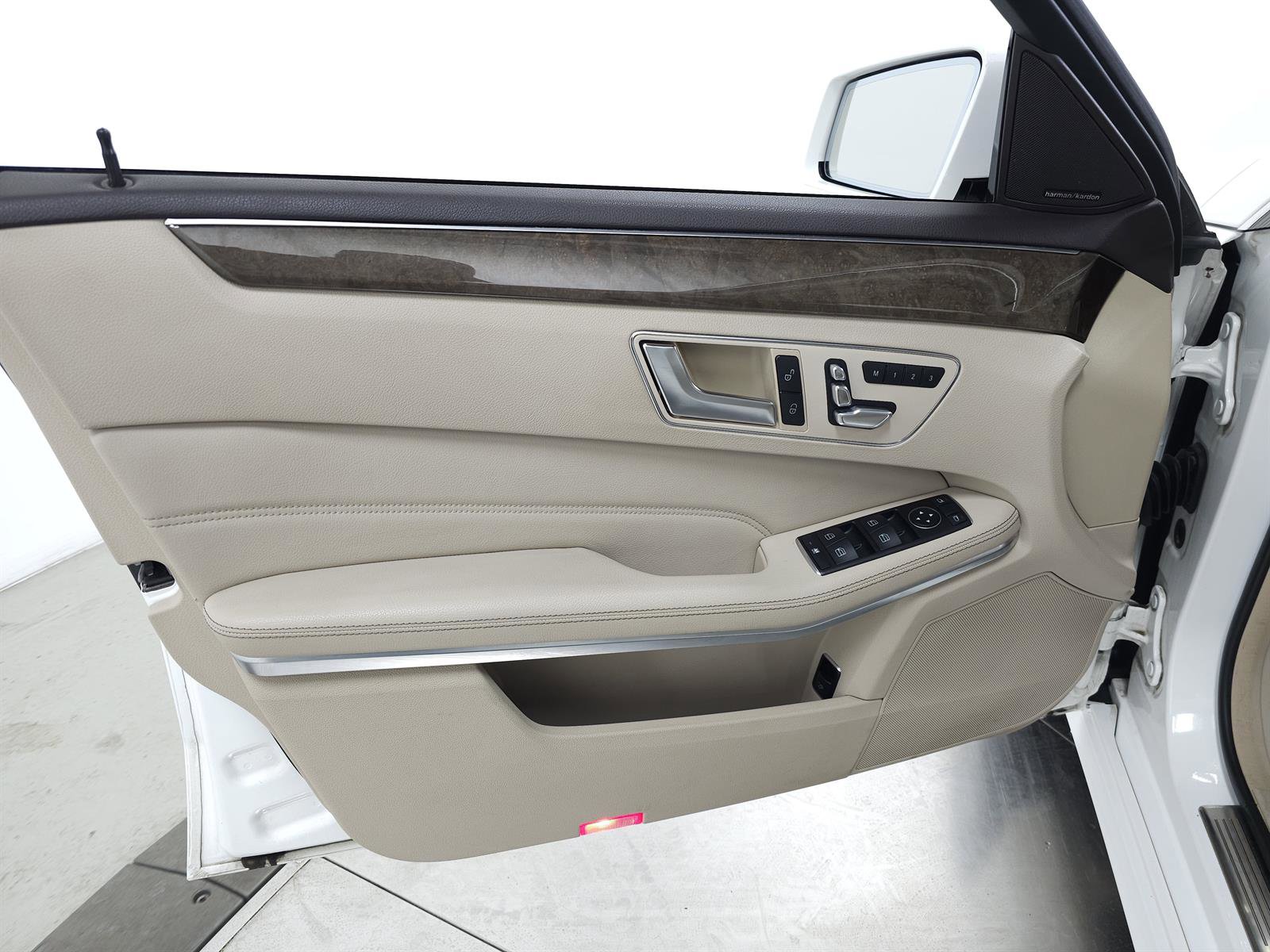 Used 2014 Mercedes-Benz E 350 Luxury image 12