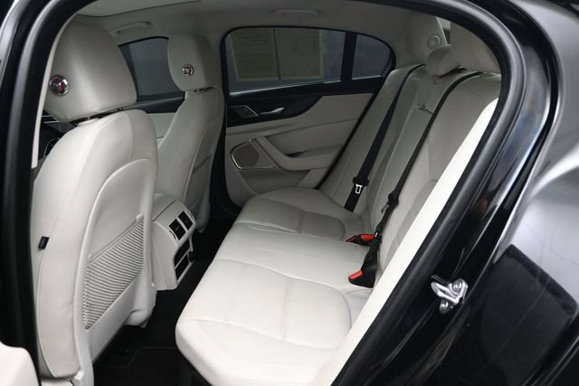 Used 2020 Jaguar XE S RWD image 11