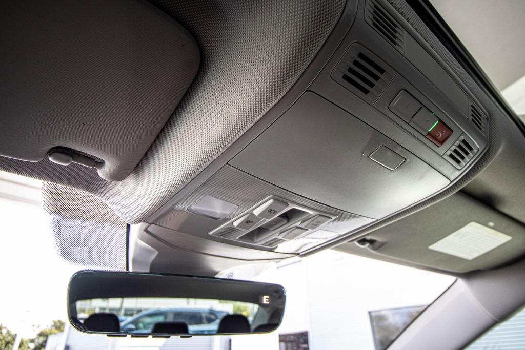 Certified 2022 Volkswagen Jetta SE image 29