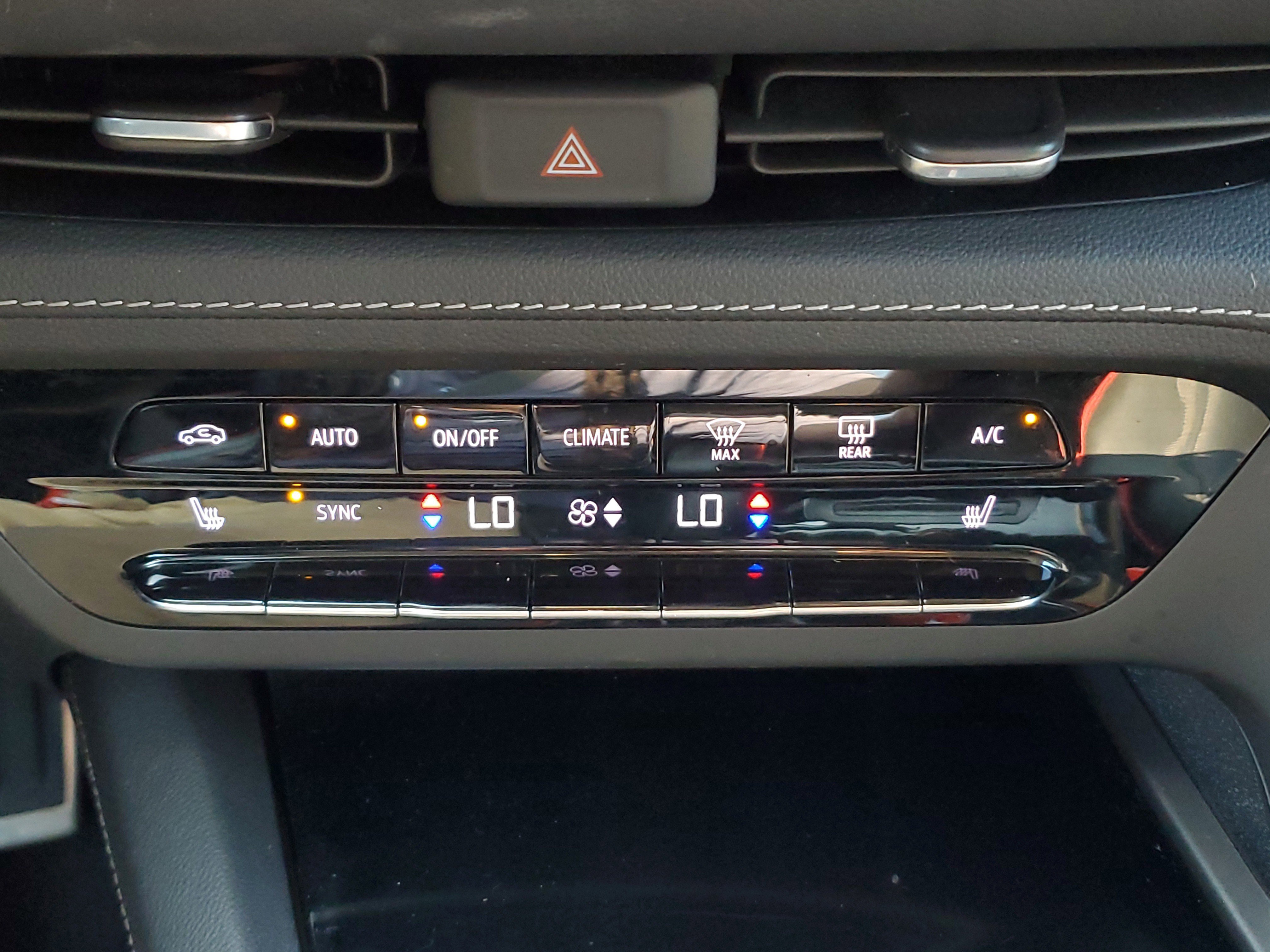 Used 2023 Buick Envision Essence w/ Sport Touring Package image 28