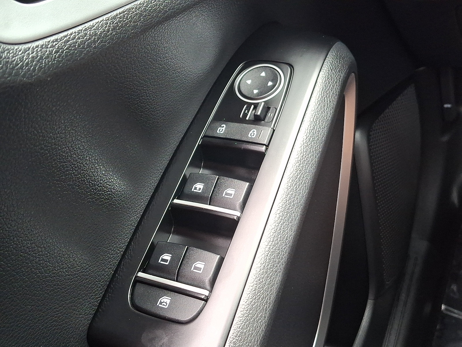Used 2024 Kia Soul LX w/ LX Technology Package FWD image 25