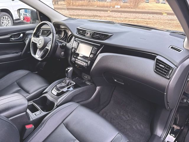 Used 2022 Nissan Rogue Sport SL image 28