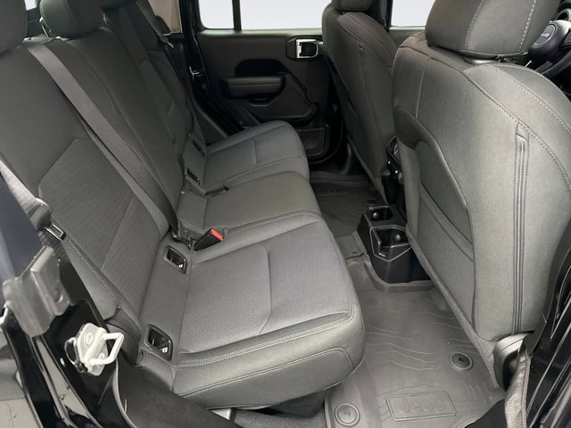 Used 2022 Jeep Gladiator Sport image 18