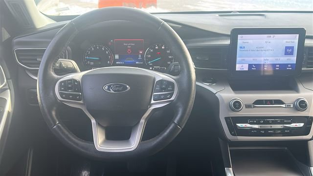 Used 2023 Ford Explorer XLT image 18