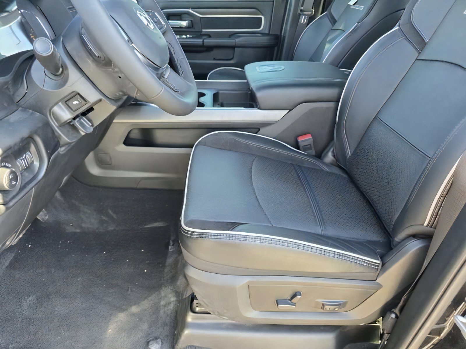 New 2025 RAM 2500 Laramie AWD/4WD image 20