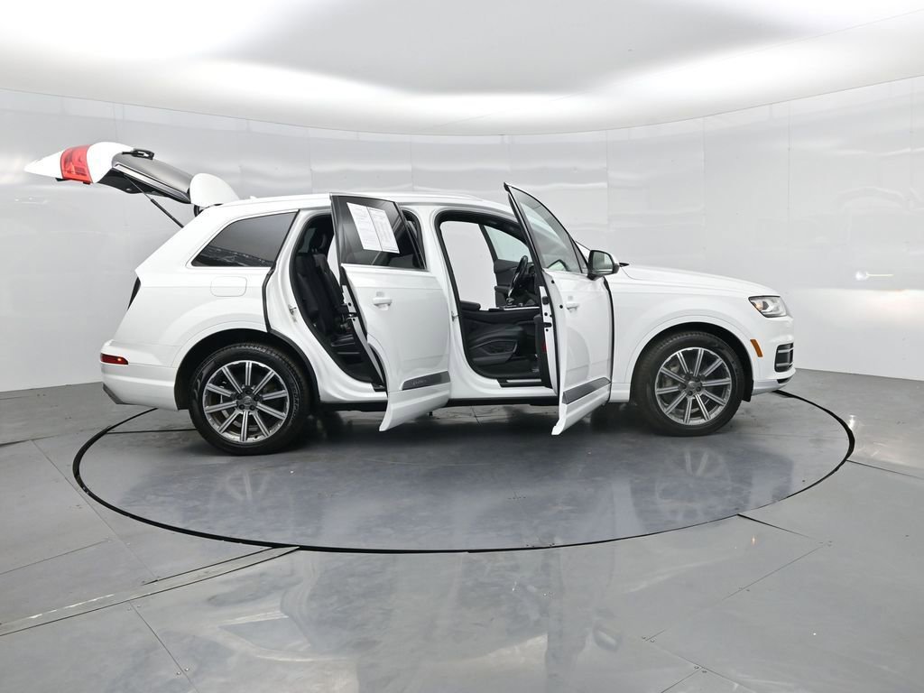 Used 2018 Audi Q7 3.0T Premium Plus w/ Premium Plus Package AWD/4WD image 3