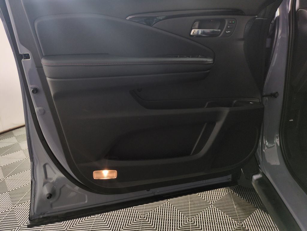 Used 2026 Honda Ridgeline Black Edition image 9