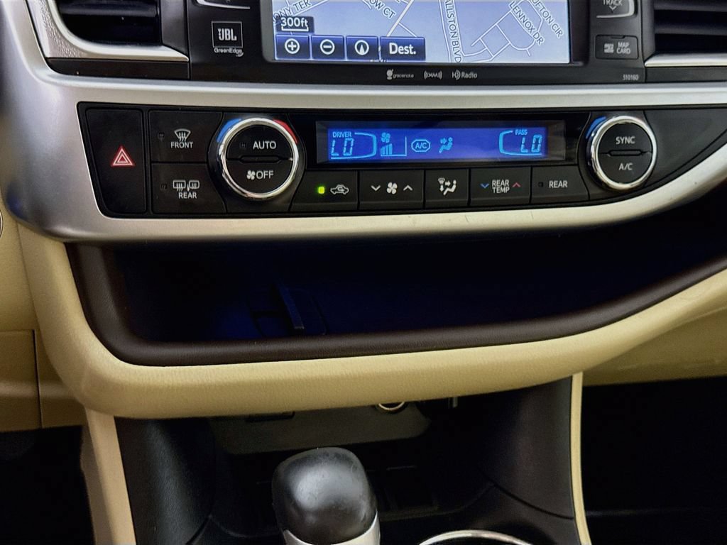 Used 2016 Toyota Highlander Limited AWD/4WD image 8