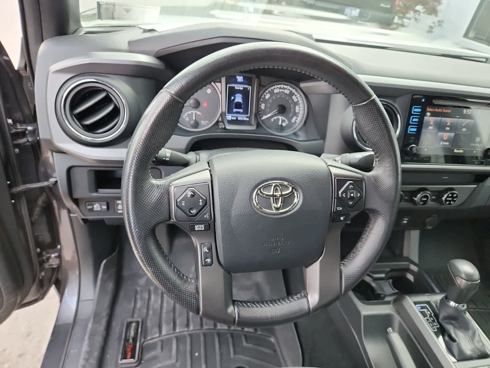 Used 2017 Toyota Tacoma TRD Sport w/ Tow Package (A/T) AWD/4WD image 13