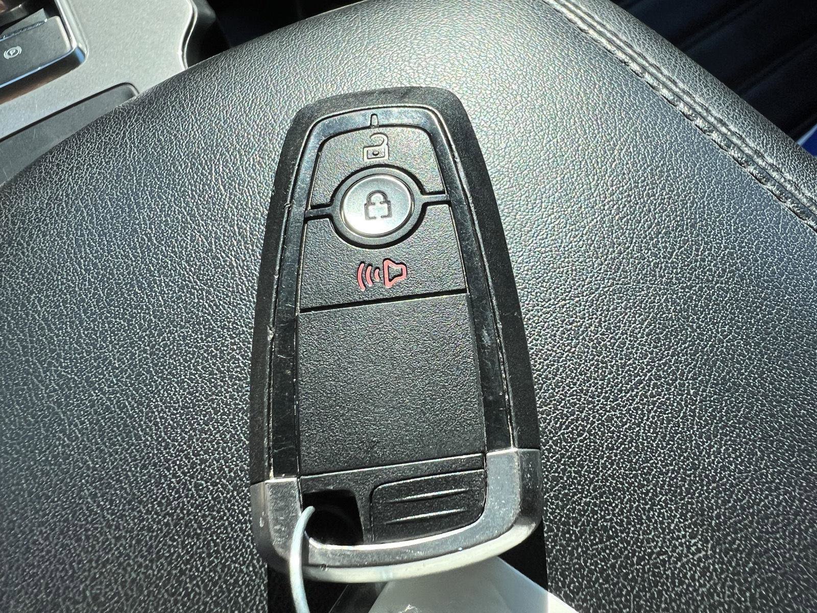 Used 2023 Ford Edge SEL image 33