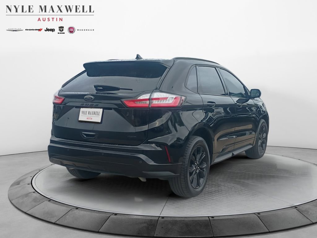 Used 2022 Ford Edge SE w/ Black Appearance Package image 16